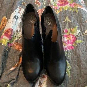 Vince Camuto sz 11 Bootie Heels 100% Leather